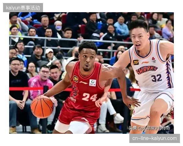 周琦尽管受到伤病困扰,仍以场均9.1个篮板成为北京队不可或缺的内线防守屏障 周琦尽管受到伤病困扰,仍以场均9.1个篮板成为北京队不可或缺的内线防守屏障